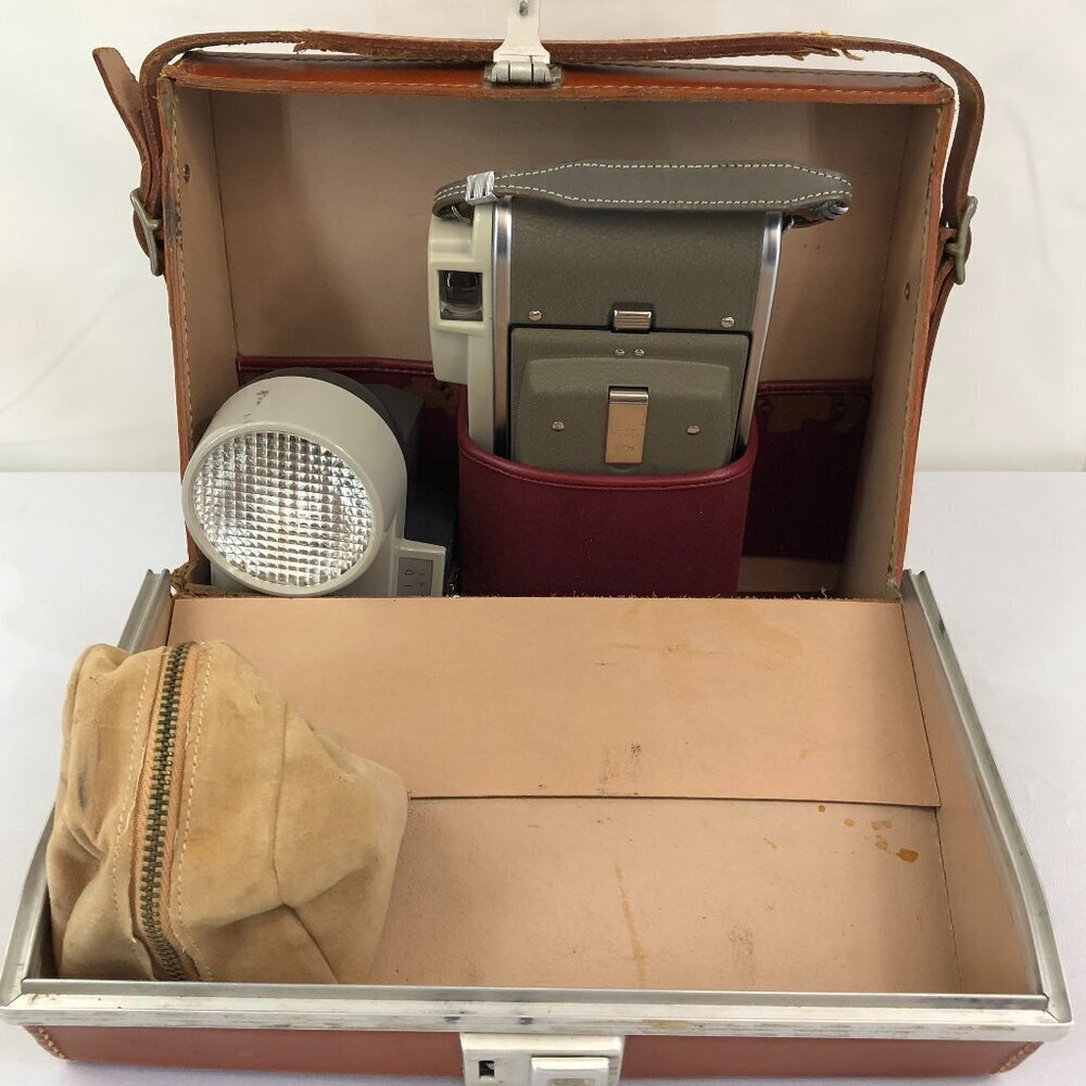 Vintage Polaroid Model 80 Land Camera With Wink Light And Flash In Case